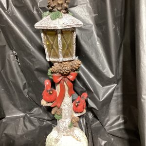 Lighted Lamp post with Cardinals