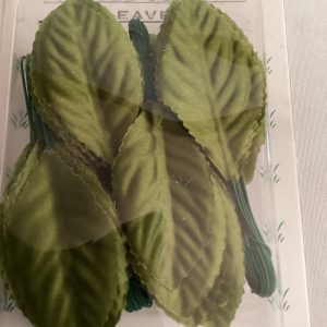 Middle corsage leaves moss green