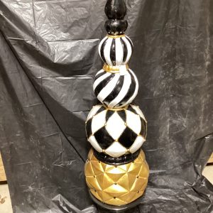 Black and white plaid topiary